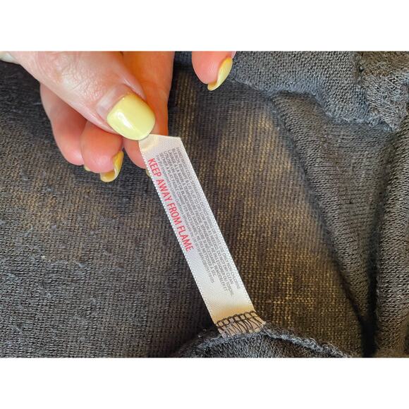 Free People Black Knit Handkerchief Hem Crew Neck 3/4 Sleeve Tee Size XS - Picture 9 of 12